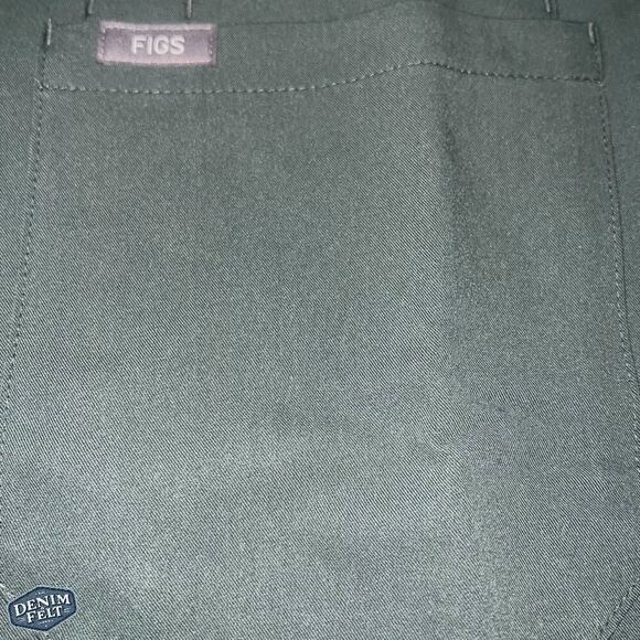 FIGS Men’s Green Leon Three-Pocket Scrub Top™ | NEW/NWT!! - Picture 9 of 11